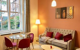 Velvet Nest 5 Min Walk From Train Station